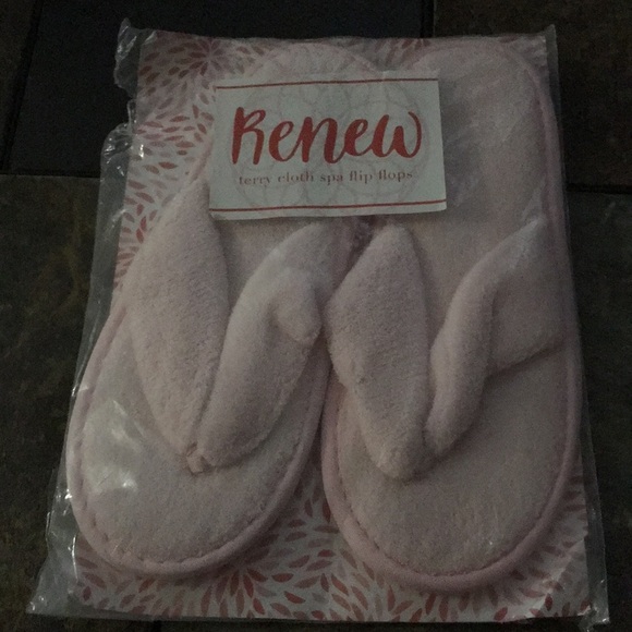 Renew Terry cloth spa flip flops.NIOP - Picture 1 of 3